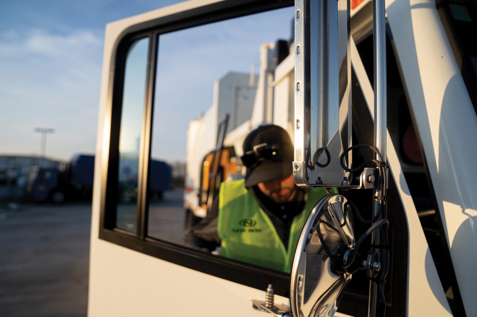 New Way® Trucks – Find the Right Refuse Truck